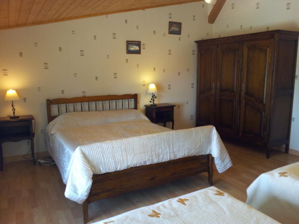 La Croix De Bois Bed & Breakfast Jayat ห้อง รูปภาพ