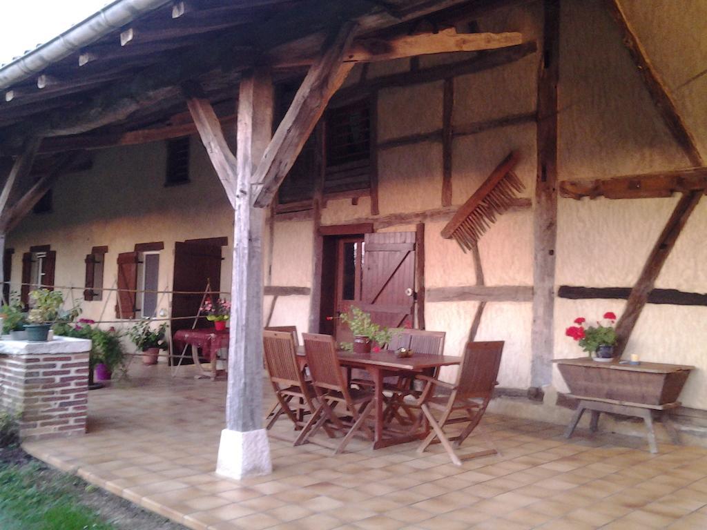 La Croix De Bois Bed & Breakfast Jayat ภายนอก รูปภาพ