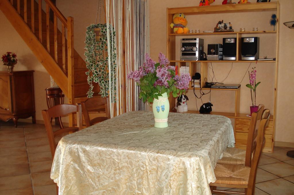 La Croix De Bois Bed & Breakfast Jayat ภายนอก รูปภาพ