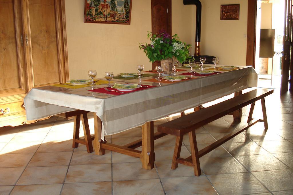 La Croix De Bois Bed & Breakfast Jayat ภายนอก รูปภาพ