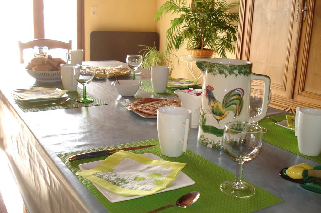 La Croix De Bois Bed & Breakfast Jayat ภายนอก รูปภาพ