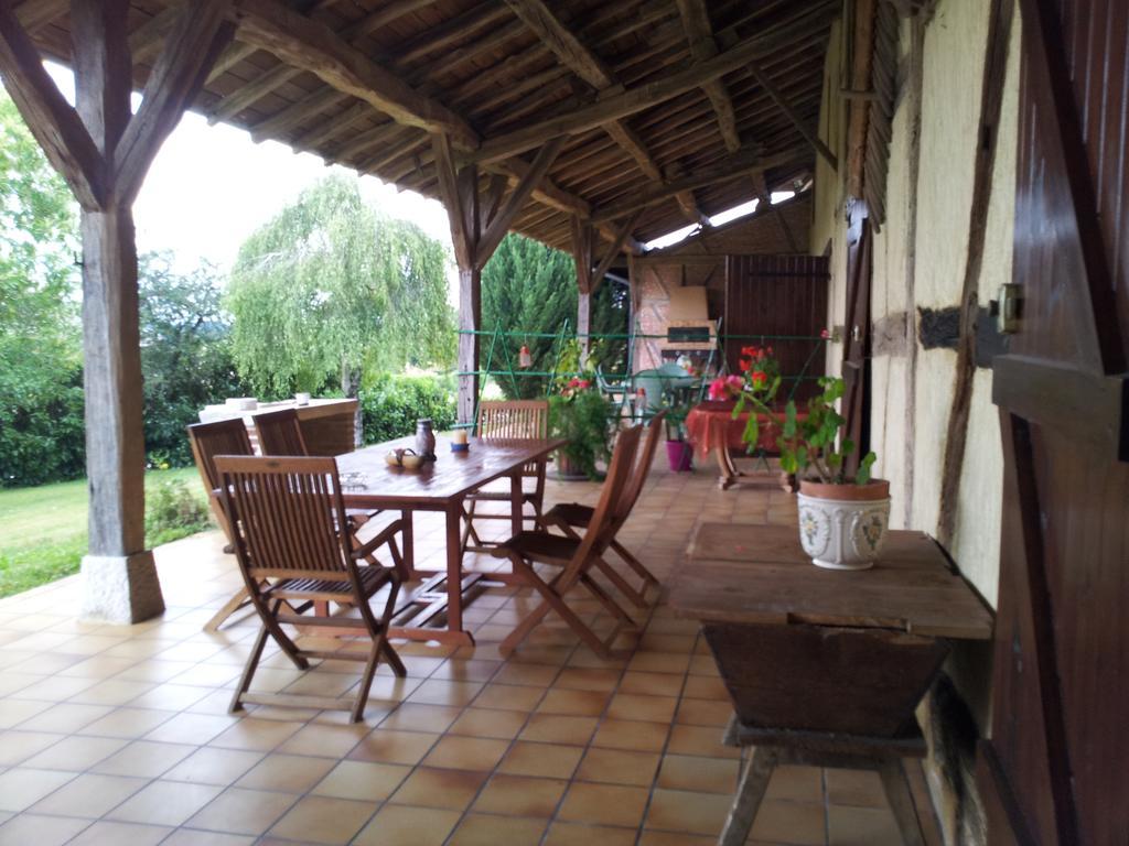 La Croix De Bois Bed & Breakfast Jayat ภายนอก รูปภาพ